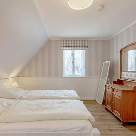 Haus Eiderstedt 2 Ferienhaus *