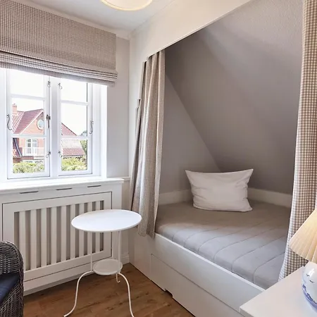 Haus Eiderstedt 2 Ferienhaus